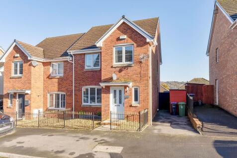 Hanbury Grove, Pontypool, NP4 3 bed semi