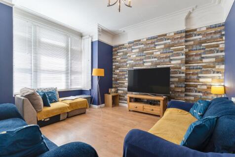 Fields Park Road, Newport, NP20 6 bed semi
