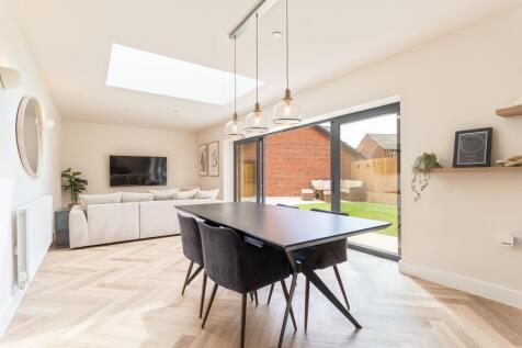 Dolomite Close, Newport, NP19 5 bed detached house for sale