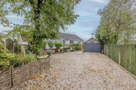 2 bedroom semi-detached bungalow for sale