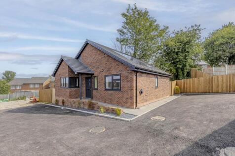 2 bedroom detached bungalow for sale