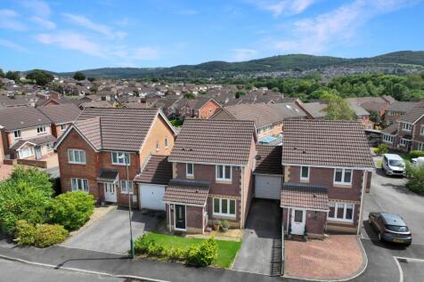 Clos Gwaun Gledyr, Caerphilly CF83 3 bed detached house for sale
