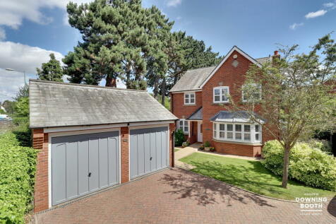 5 bedroom detached house for sale