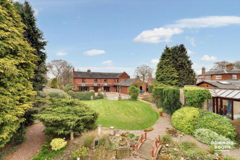 Fosseway Lane, Lichfield WS13 4 bed barn conversion for sale