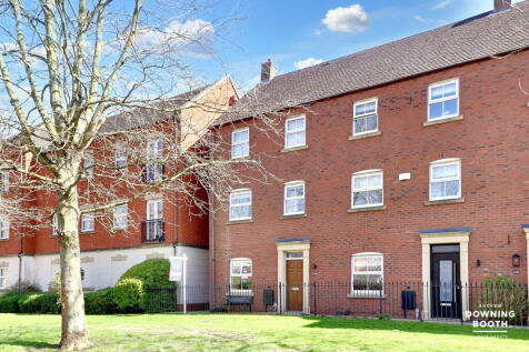 Thacker Drive, Lichfield WS13 4 bed townhouse for sale