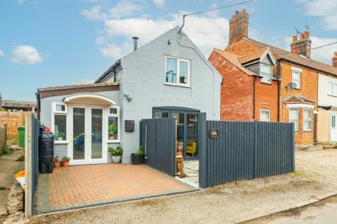 2 bedroom detached house for sale