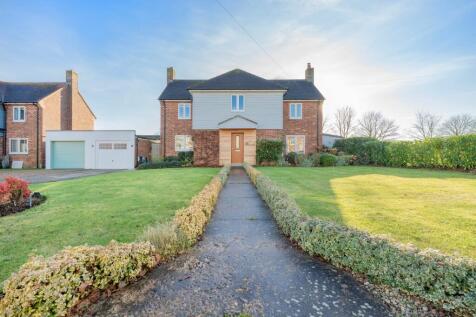 Stephenson Close, West Raynham 4 bed detached house for sale