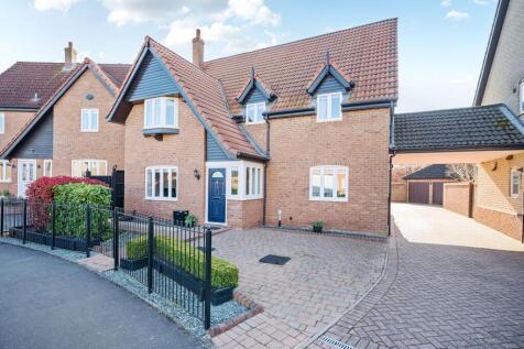 4 bedroom detached house for sale