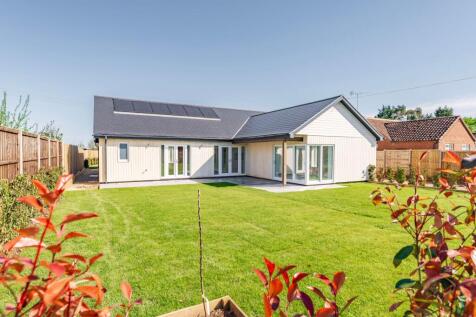 4 bedroom detached bungalow for sale