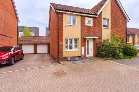 Red Admiral Close, Costessey 3 bed semi