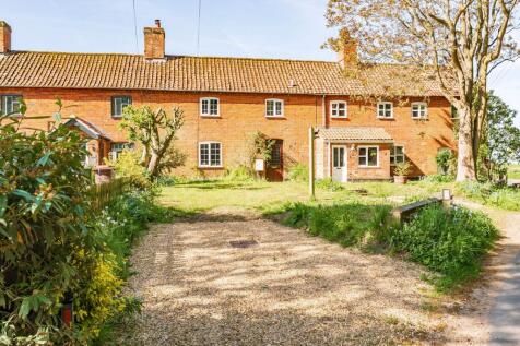 Barrack Row, Little Ellingham 3 bed terraced house for sale