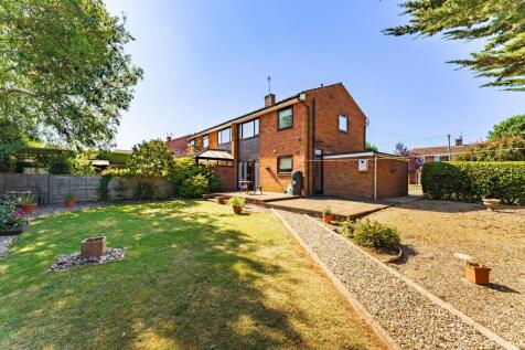 3 bedroom semi-detached house for sale