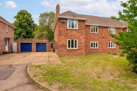 3 bedroom semi-detached house for sale