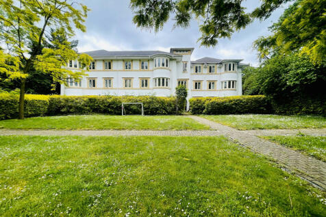 Elm View Court, Norwood Green Road... 2 bed apartment for sale