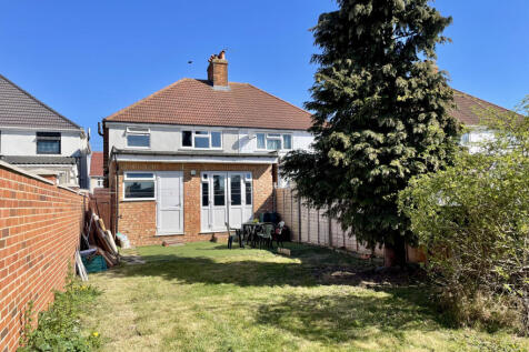 The Crossways,  Hounslow, TW5 3 bed semi