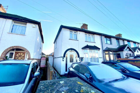 Princes Park Avenue, Hayes, Greater... 3 bed semi