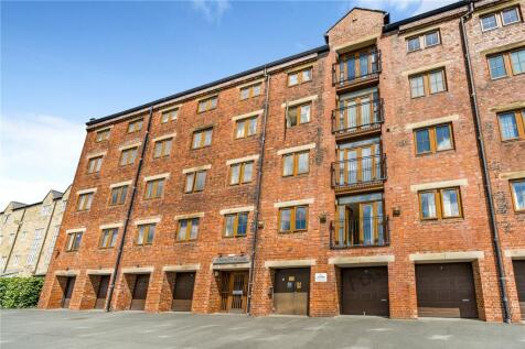 Canal Road, Riddlesden, Keighley... 1 bed flat for sale