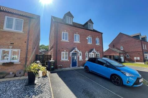3 bedroom semi-detached house for sale