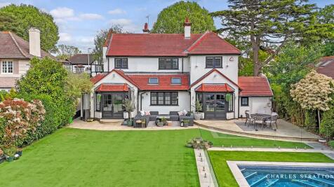 4 bedroom detached house for sale