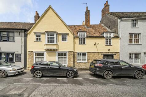 4 bedroom terraced house for sale