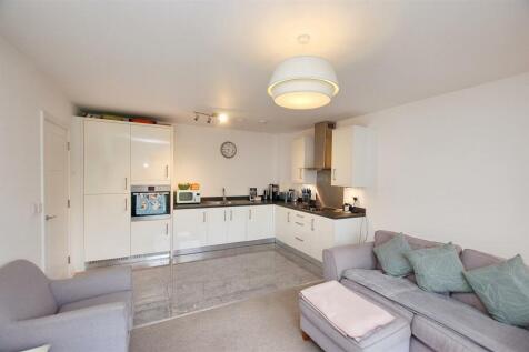 Sovereign Way, Tonbridge 2 bed flat for sale