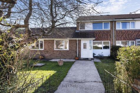 5 bedroom end of terrace house for sale