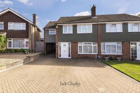 4 bedroom semi-detached house for sale