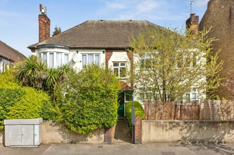 2 bedroom ground floor flat for sale