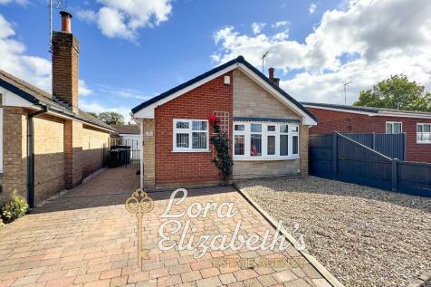 2 bedroom detached bungalow for sale