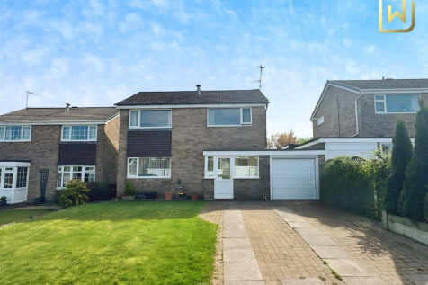 2 bedroom link detached house for sale