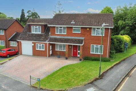 6 bedroom detached house for sale