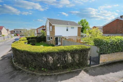 Oliver Road, Staplehurst, TN12 4 bed detached house for sale