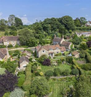 Cucklington, Somerset BA9 4 bed detached house for sale