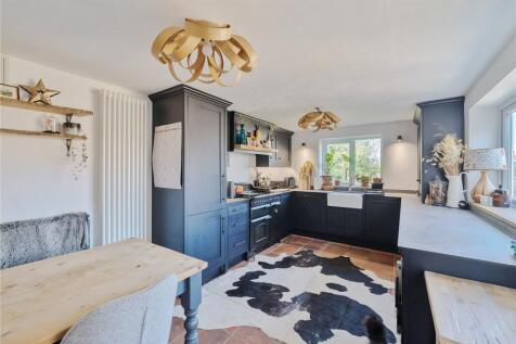 Castle Street, Somerset TA14 3 bed end of terrace house for sale
