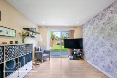 Dinsdale Gardens, South Norwood 3 bed terraced house for sale