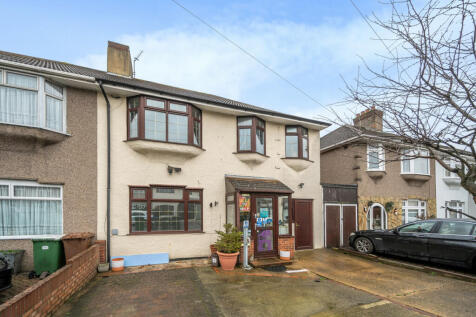 4 bedroom semi-detached house for sale