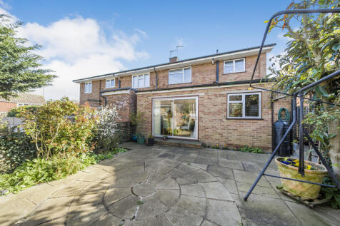 3 bedroom semi-detached house for sale