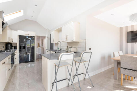 4 bedroom semi-detached bungalow for sale