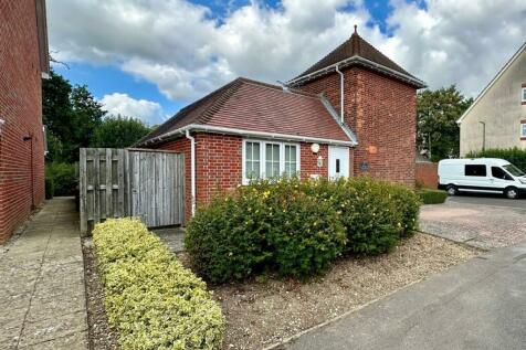 2 bedroom detached house for sale