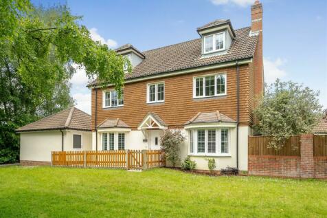 5 bedroom detached house for sale