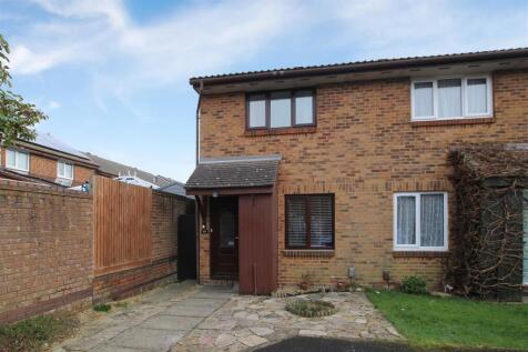 2 bedroom semi-detached house for sale
