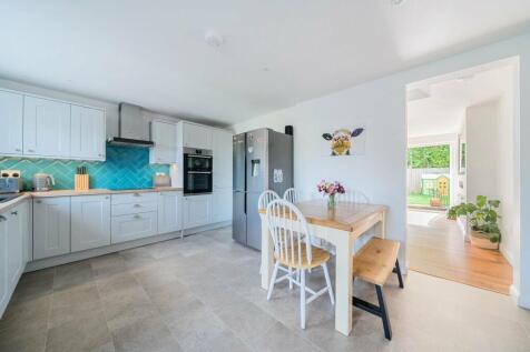 Elmwood Park, Loddiswell... 3 bed semi