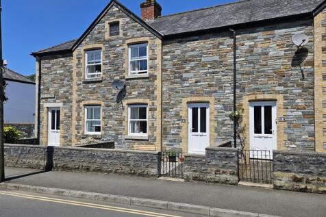 Parkwood Road, Tavistock 2 bed terraced house for sale