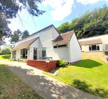 3 bedroom semi-detached bungalow for sale