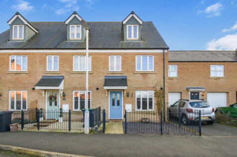 3 bedroom end of terrace house for sale