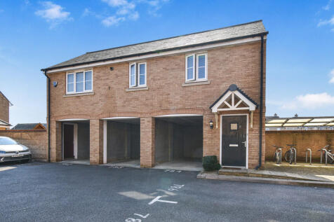2 bedroom coach house for sale
