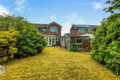 Edinburgh Road, Little Lever, Bolton... 3 bed semi