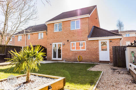Hazel Pear Close, Horwich, Bolton... 3 bed detached house for sale