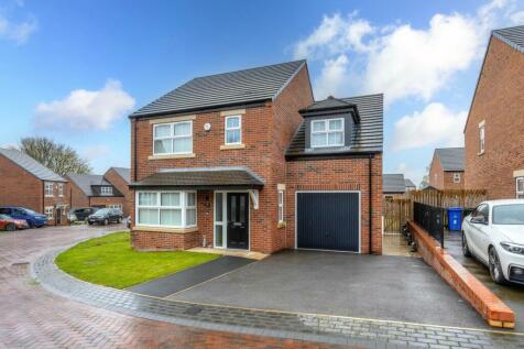 4 bedroom detached house for sale