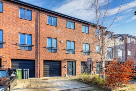 3 bedroom town house for sale